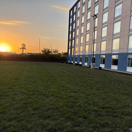 Delta Hotels By Marriott Indianapolis Airport Exteriör bild