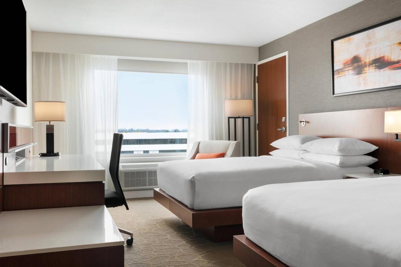 Delta Hotels By Marriott Indianapolis Airport Exteriör bild